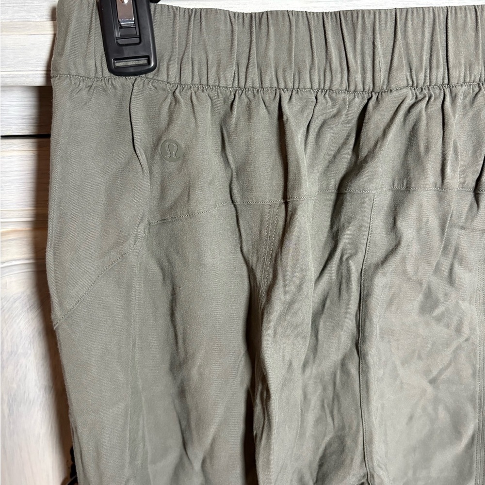 Lululemon Dynamic Days Trouser Pants Cupro-Modal Grey Sage Athleisure Travel - Picture 10 of 10